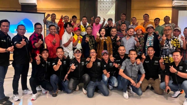 901aa296-fe25-4921-bdeb-9eb1b34644f2